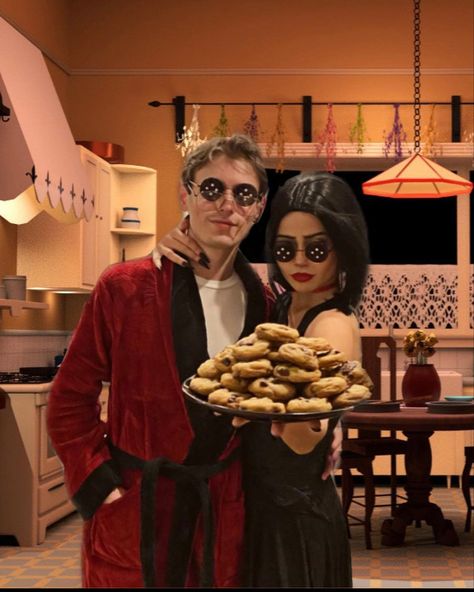 Costume Party Couple, The Other Parents Coraline Costume, Iconic Costumes Couples, Maddy And Nate Costume, The Mask Costume Couple, Edgy Couple Halloween Costumes, Other Parents Coraline Costume, Jennifers Body Couples Costume, Halloween Inspo Couple