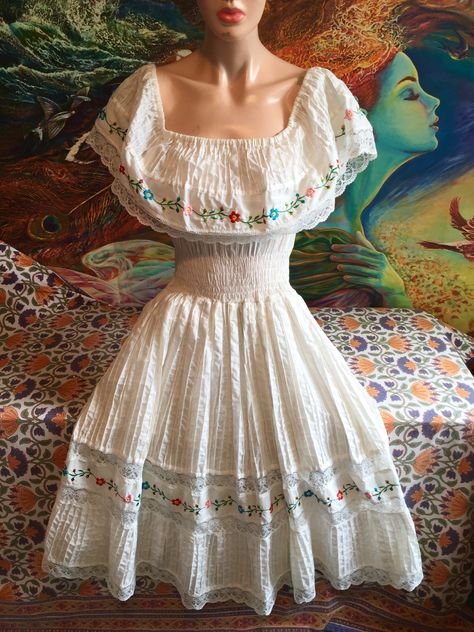 White Mexican Dress, Mexican Dresses Traditional, Mexican Traditional Dress, Mexican Traditional Clothing, White Mexican, Camilo Madrigal, Traditional Mexican Dress, Woman Suit, Mexican Outfit