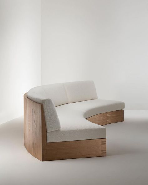 Cedric Morisset on Instagram: “Pierre Yovanovitch - ARTHUR sofa #pierreyovanovitchmobilier #sofa #craftsmanship #artofdetailing” Pierre Yovanovitch, Curved Furniture, Simple Closet, Furniture Design Chair, Modern Sofa Designs, Round Sofa, Settee Sofa, Ski Chalet, Curved Sofa