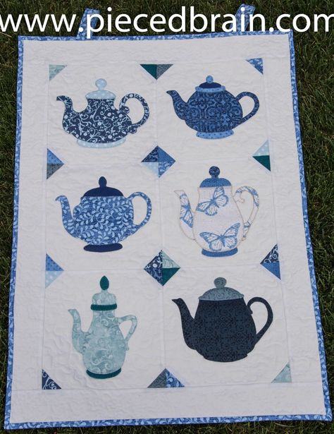 Teapot Quilt, Applique Wall Hanging, Blue Fabrics, Creeper Minecraft, Blanket Quilt, Picture Quilts, Miniature Quilts, Applique Quilting, Patchwork Quilt Patterns