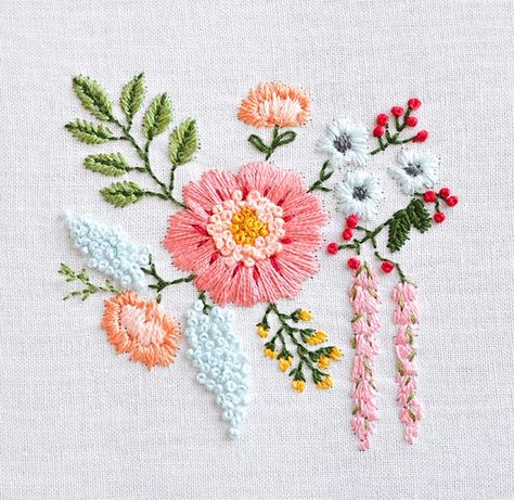 20+ Flower Embroidery Patterns - Cutesy Crafts Crewel Embroidery Tutorial, Brazilian Embroidery Stitches, Embroidery Pillow, Crewel Embroidery Kits, Embroidery Transfers, Embroidery Patterns Vintage, Brazilian Embroidery, Japanese Embroidery, 자수 디자인