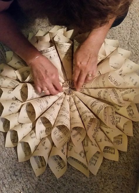 Sheet Music Wreath, Sheet Music Decor, Music Wreath, Hymnal Crafts, Paper Wreath Diy, Book Wreath, Sheet Music Crafts, Jeanne Marie, Book Art Sculptures