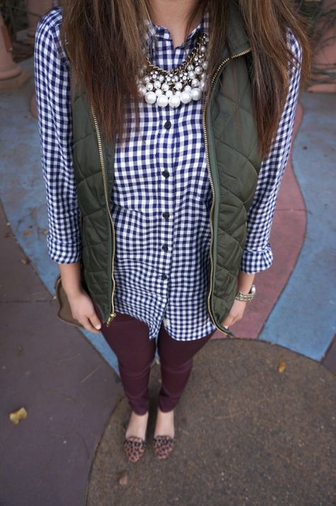 casual outfit Blue Checkered Shirt, Military Vest, Green Vest, Teenage Fashion, Pinterest Closet, Beauty And Fashion, Fall Winter Outfits, Shirt Women, Preppy Style