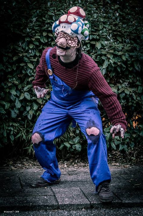 Mario Clicker (The Last of Bros) Cosplayer: Mick-rocks Cosplay. Wow! Clicker Makeup Last Of Us, Super Mario Bros Cosplay, Clicker Cosplay, Clickers The Last Of Us Cosplay, Koopa Troopa Dog Costume, Mario Cosplay, Man Vs, Mario Bros, Super Mario