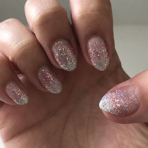 Glittery natural nails #gel #glitter #sparkly Chunky Glitter Nails Short, Natural Glitter Nails, All Glitter Nails, Loose Glitter Nails, Short Sparkly Nails, Nails Gel Glitter, Glitter Nails Short, Short Glitter Nails, Sparkly Gel Nails