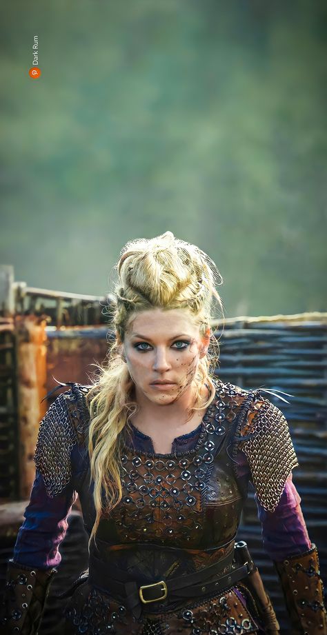 Viking Writing, Lagertha Lothbrok, Vikings Halloween, Viking Warrior Tattoos, Vikings Lagertha, Norse Mythology Tattoo, Norway Viking, Viking Character, Vikings Ragnar