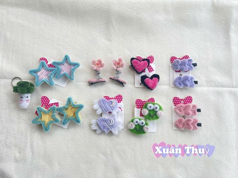 Pipe Cleaner Hair Clips, Fuzzy Wire, Diy Hair Clip, Diy Projects Gifts, Hello Kitty Crafts, Diy Pipe, Flower Box Gift, Bows Diy Ribbon, Pipe Cleaner Crafts