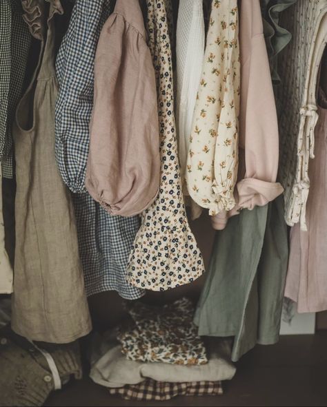 Slow Living Clothes, Southern Feminine Aesthetic, Homesteading Outfits Women, Slow Living Fashion, Homesteading Aesthetic Outfit, Homemaker Aesthetic Outfits, Slow Living Outfit, Homestead Style Clothing, Nothing Fits But Dress