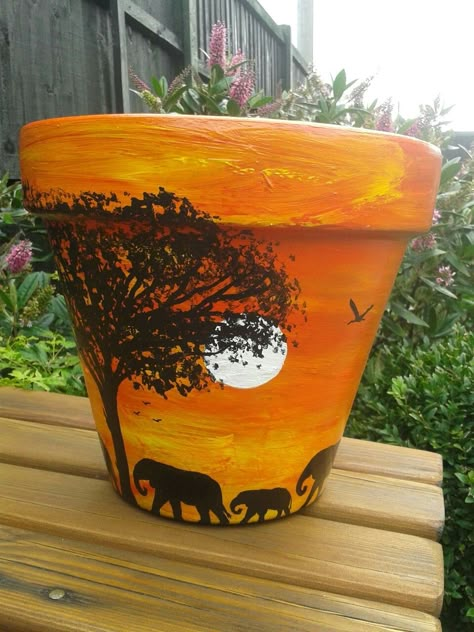 African Elephants Terracotta Pot. Artbyma66 Painted Flower Pots Boho, Painting Terracotta Pots, Garden Ideas Nz, Elephant Plant, Terra Cotta Pot Crafts Diy, Painted Pot, Plant Pot Design, Diy Pottery Painting, Flower Pot Art