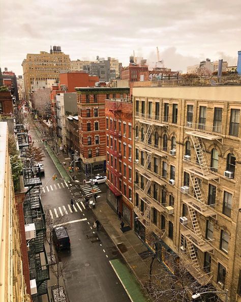 Glorified Crew on Instagram: “Prince Street, Soho NYC.  #Glorifiedcrew #nyc #newyork #buildings #rain #wet #photography #princestreetpizza #princestreet #newyorkcity” Nyc Birds Eye View, City Birds Eye View, Nyc Bloxburg, Happy Neighborhood, Romantasizing Life, Birds Eye View City, Nyc Neighborhoods, Art Study, Nyc Street