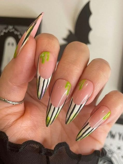 Ongles Goth, Fun Halloween Nails, Horror Nails, Spooky Nails, Nail Art Halloween, Witchy Nails, Cute Halloween Nails, Halloween Acrylic Nails, Gothic Nails