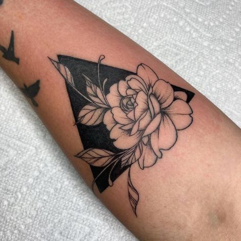 Brittany (@humblebeetattoo) • Instagram photos and videos Tatuaje Cover Up, Negative Space Tattoo, Chakra Tattoo, Tattoo Cover Up, Tattoo Cover, Tattoo Cover-up, Cover Up Tattoo, Cover Up Tattoos, Feminine Tattoos