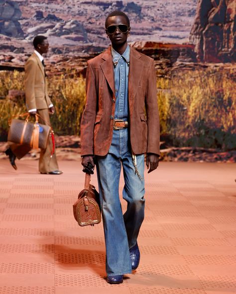 Lv Fashion Show, Louis Vuitton Presents, Paris Fashion Week Men, Louis Vuitton Gifts, Black Cowboys, Lv Fashion, American Western, Black Cowboy, Fashion Aesthetics