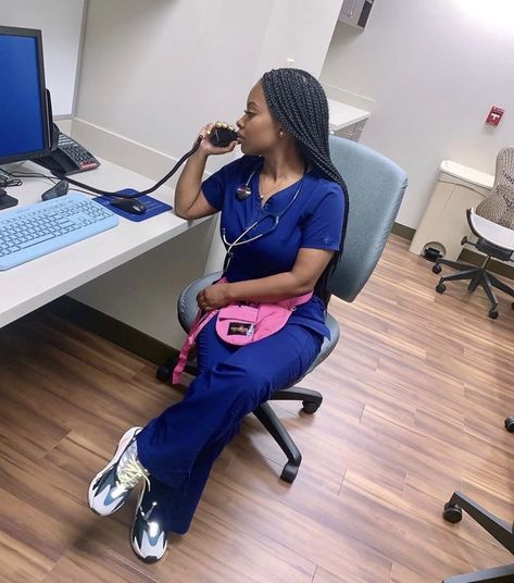 Scrubs Uniform Cute, Nurse Goals, Nurse Bae, Nurse Outfit Scrubs, Nursing School Inspiration, Nursing Goals, Nursing Motivation, Black Nurse, Life Goals Future