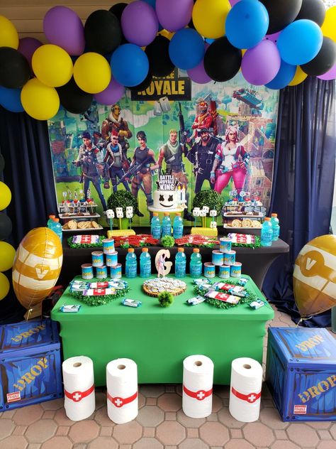 Fortnite Table Decorations, Fortnite Birthday Decor, Fornite Birthday Decorations, Kids Party Table Set Up Ideas, Fortnight Birthday Party Ideas, Fornite Party Ideas, Fortnite Birthday Decorations, Fortnite Birthday Party Decorations, Fortnite Decorations