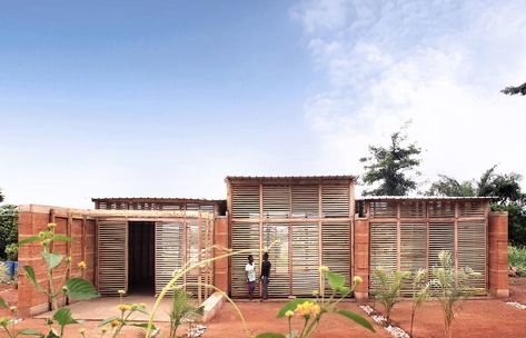 Winners of the 2017 Rethinking the Future Sustainability Awards Sustainable Schools, Earth School, Sustainability Projects, Rural Architecture, Interior Design School, Rammed Earth, Natural Ventilation, School Building, Sustainable Architecture