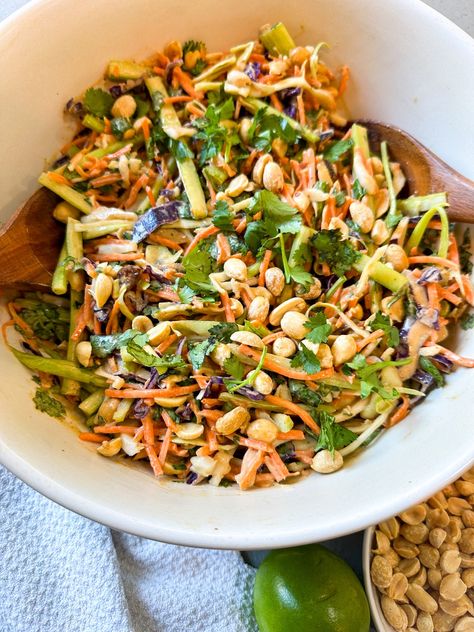 CRUNCHY PEANUT CARROT SALAD WITH DATE PEANUT SAUCE Healthy Board, Peanut Chicken, Crispy Chickpeas, Brussel Sprout Salad, More Veggies, Carrot Salad, Low Carb Vegetarian, Prepped Lunches, Soup Dinner