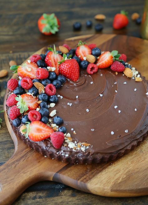 3-Ingredient Salted Chocolate Brownie Fruit Tart Chocolate Fruit Cake Birthday, Brownies Decoration Ideas, Brownies Birthday Cake Ideas, Brownie Cake Birthday, Brownie Decorating Ideas, Brownies Decoration, Fruit Brownies, Brownie Birthday Cake, Brownie Deserts