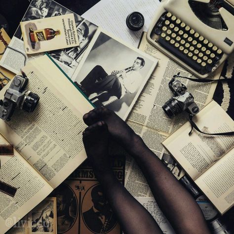 Another flatlay, this time on the topic literature and jazz age. Tried to make it look vintage and a little messy. Do you like it? #jazz #literature #arnoschmidt #charlesbukowski #ellafitzgerald #louisarmstrong #themapofmydreams #theyoungandprodigioustsspivet #cameras #filmisnotdead #minolta #pentaxmx #typewriter #poetry #history #julesverne #jazzhistory Soft Jazz Aesthetic, Jazz Age Aesthetic, Type Writer Aesthetic Vintage, Jazz Girl, Vampire The Requiem, Bed Photography, Money Power Glory, Savage Garden, Typewriter Poetry