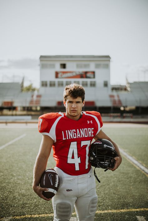 High School Football Picture Ideas, Football Kicker Senior Pictures, Football Portraits Poses, Football Field Senior Pictures, Sports Portrait Photography, Youth Football Photography, Senior Football Photography, Stadium High School, Football Portraits