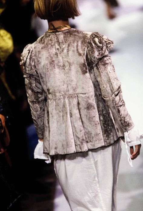 Avantgarde Fashion, Fashion Reference, Anti Fashion, Fashion Forms, Belted Jacket, 90s Retro, Fashion Board, Martin Margiela, Vogue Italia