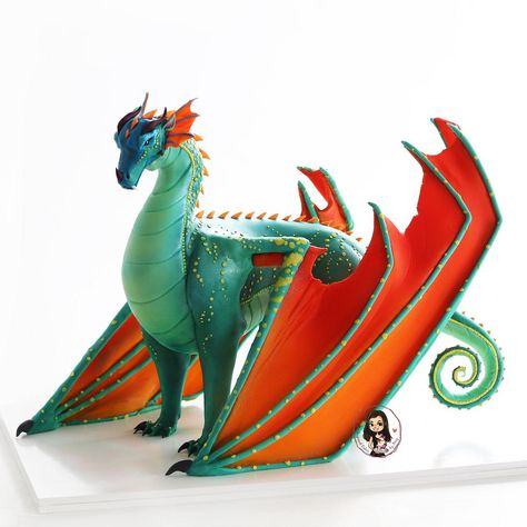 Wings Of Fire Cakes, Wings Of Fire Birthday Party Ideas, Wings Of Fire Cake, Wings Of Fire Party, Cake Dragon, Dragon Themed Birthday Party, Fire Cake, Party Wings, Car Cakes