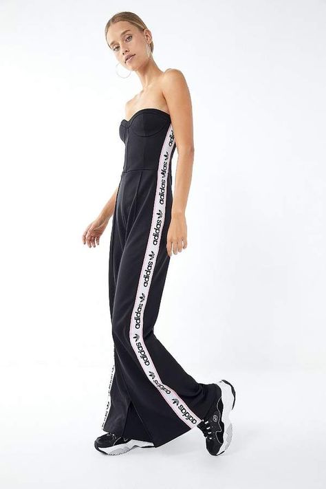 SPORTLY STRAPLESS JUMPSUIT BY ADIDAS - Check it out now - Adidas Originals Strapless Jumpsuit #adidas #adidasoriginals #women #womensfashion #womenswear Jumpsuit Sport, Adidas Jumpsuit, Adidas Outfits, Adidas Outfit Women, Cosy Outfit, 70s Inspired Fashion, Fitness Wear Outfits, Garment Pattern, Strapless Jumpsuit