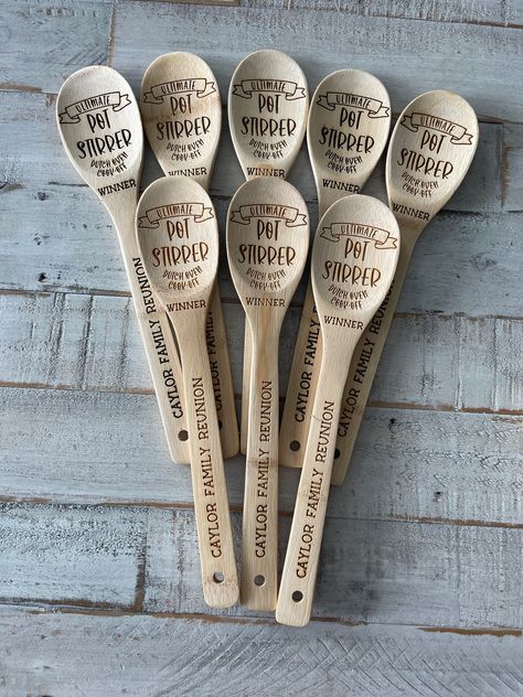 Bamboo spoons engraved. Shown is chili cook off, can be customized to your cook off. (Bow not included) Laser Engraved Spoons, Laser Ornaments, Pot Stirrer, Diy Laser Engraver, Bamboo Spoon, Glow Forge, Wood Burn Designs, Kitchen Cook, Cooking Gift