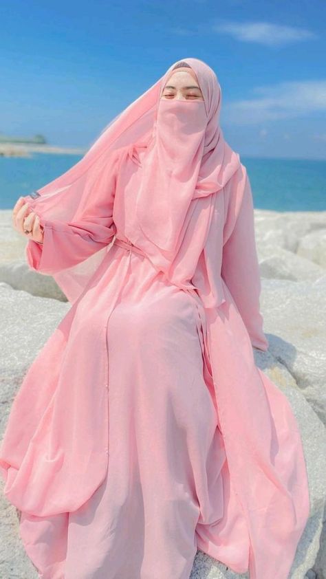 Pink Hijab, Aesthetic Content, Long Kurti Designs, Muslim Women Fashion, Fashion Top Outfits, Muslim Women Hijab, Kawaii Fashion Outfits, Beachwear Fashion, Muslim Fashion Outfits