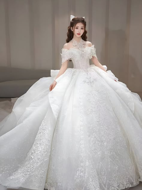 Birth Photoshoot, Bridle Dress, Puffy Wedding Dresses, Wedding Frocks, Bride Dress Simple, Celebrity Wedding Dresses, Hairdo Wedding, Fairy Tale Wedding Dress, Pretty Wedding Dresses