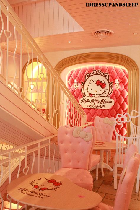 I Dress-Up And Sleep: Cafe Chronicles: Hello Kitty House in Bangkok Hello Kitty House Decor, Sanrio House, Hello Kitty Restaurant, Hello Kitty Core, Sanrio Cafe, Hello Kitty Furniture, Cafe Hello Kitty, Hello Kitty Store, Princess Bedding Set