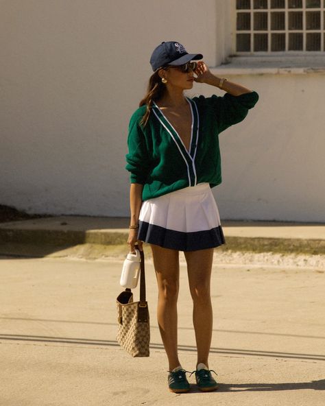 Chic tenniscore outfit idea! – Sincerely Jules Cute Tennis Outfit, Sporty Chic Outfits, Rich Style, Tennis Outfits, Tennis Wear, Simple Fall Outfits, Pleated Tennis Skirt, Sincerely Jules, Tennis Fashion