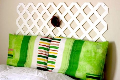 headboard_dinasdays.com Unique Headboard Ideas, Diy Lattice, Lattice Headboard, Torn Sweater, Cheap Diy Headboard, Headboard Curtains, White Bed Set, Diy Headboards, Diy Headboard