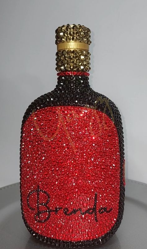 Glitter Champagne Bottle Diy, Buchanan Bottle, Bedazzled Bottles, Glitter Champagne Bottles, Bedazzled Liquor Bottles, Bedazzled Bottle, Alcohol Bottle Crafts, Decorated Liquor Bottles, Bling Bottles