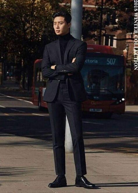 Korean Men Suit, Korean Suit, Stylish Mens Suits, Black Suit Men, Mens Business Casual Outfits, Dress Suits For Men, Seo Joon, Mens Outfit Inspiration, Men Formal