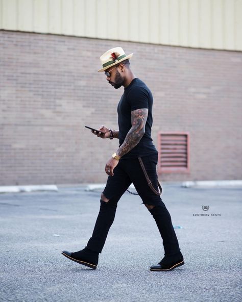 Black Chinos Men Outfits, Mens Hat Styles, Wedding Men Outfit, Fedora Hat Men Outfits, Zara Men Outfits, Durag Men, Hat Men Outfit, Ralph Lauren Men Outfits, Denim Jacket Men Outfit