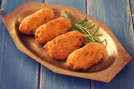 Fish Croquettes Recipe, Vegan Heavy Cream, Croquettes Recipe, Comidas Fit, Savoury Snacks, Fish Cakes, Cooking Seafood, Fried Foods, Fish Cake