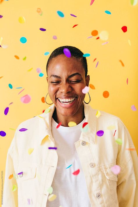 photography inspiration Colorful Photoshoot, Confetti Photos, Women Laughing, Headshots Women, Brand Photography Inspiration, Branding Photoshoot Inspiration, Happy Photography, Happy Photos, Photographie Portrait Inspiration