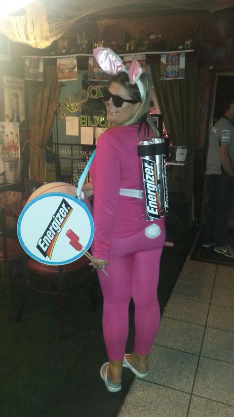 Energizer Bunny Costume... My first time making a costume from scratch. Total success #halloweencostume #halloween #costume #energizerbunny Energizer Bunny Costume, Disfraz Diy, Pink Halloween Costumes, Popular Halloween Costumes, Energizer Bunny, Homemade Halloween Costumes, Pink Costume, Bunny Party, Bunny Costume