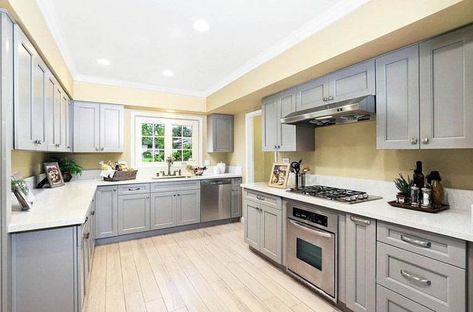 Kitchen Colors with Gray Cabinets - Designing Idea Grey And Yellow Kitchen Ideas, Grey And Yellow Kitchen, Pale Yellow Kitchens, Yellow Kitchen Ideas, Colors With Gray, Light Yellow Walls, Yellow Kitchen Walls, Yellow Kitchen Designs, Grey Cupboards