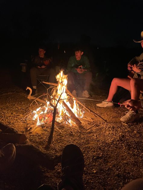 Fire With Friends Aesthetic, Fall Campfire Aesthetic, Camp Fire Aesthetic Friends, Fire Pit Aesthetic Friends, Kiersten Aesthetic, Fall Music Aesthetic, Cozy Friends Aesthetic, Fall Bonfire Aesthetic, Campfire Aesthetic Friends