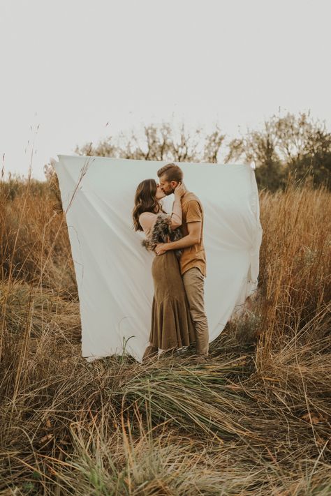 White Sheet Photoshoot Outside Couple, Valentines Day Mini Session Outdoors, Outdoor Sheet Photoshoot, Valentines Minis, Sheet Photoshoot, Valentines Photos, Spring Minis, Faith Photography, Outdoor Backdrops