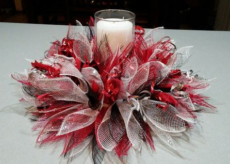 Red, white and black deco mesh centerpiece / candle ring Mesh Candle Rings Tutorial, Deco Mesh Centerpiece Diy, Mesh Centerpiece Diy, Deco Mesh Candle Ring Tutorial, Deco Mesh Candle Ring, Mesh Candle Rings, Diy Table Centerpieces, Table Centerpieces Christmas, Deco Mesh Centerpiece