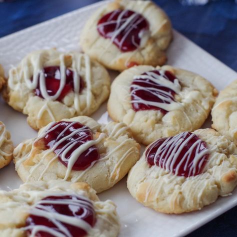 White Chocolate Raspberry Cookies Recipe, White Chocolate And Raspberry Cookies, Raspberry Jam Cookies, Chocolate Raspberry Jam, White Chocolate Raspberry Cookies, Chocolate Raspberry Cookies, Raspberry White Chocolate Cookies, Raspberry Cookie Recipes, Cheesecake Cookies Recipes