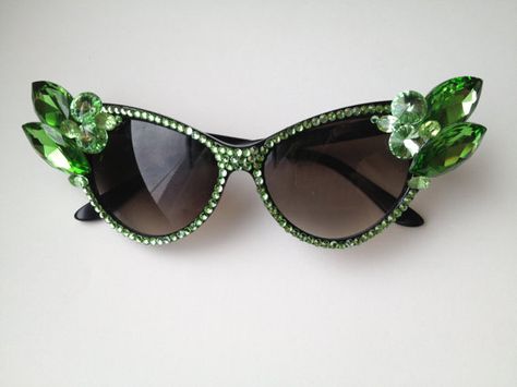 Sunglasses Decoration, Diy Sunglasses, Embellished Sunglasses, Diy Glasses, Funky Sunglasses, Retro Clothes, Funky Glasses, Unique Sunglasses, Custom Sunglasses