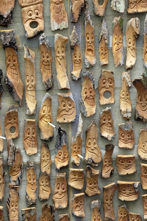 Tre Kunst, Dremel Crafts, Wood Carving Faces, Dremel Carving, Simple Wood Carving, Wood Carving For Beginners, Wood Carving Tools Knives, Dremel Wood Carving, Wood Carving Designs