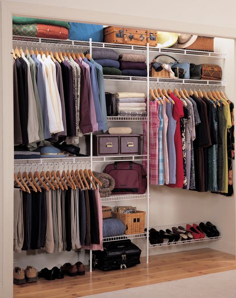 Rubbermaid Closet Organizer, Rubbermaid Closet, Closet Maid, Organizar Closet, Bedroom Built In Wardrobe, Closet Planning, Walking Closet, Closet Renovation, Closet Layout