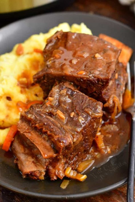 Instant Pot Short Ribs, Riblets Recipe, Will Cook For Smiles, Recipe Instant Pot, Beef Short Rib Recipes, Short Ribs Recipe, Potted Beef, Ribs Recipe, Braised Short Ribs