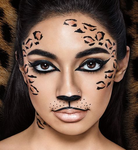 Learn how to do wild cat makeup, perfect for leopard & cheetah makeup looks, using gold lipstick and black liquid eyeliner in this halloween makeup tutorial. Make Up Humor, Leopard Makeup Halloween, Cat Makeup Tutorial, Simple Cat Makeup, Cheetah Makeup, Beginner Makeup Kit, Cat Halloween Makeup, Leopard Makeup, Black Liquid Eyeliner