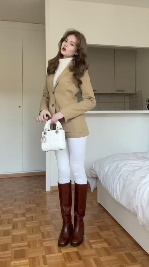 @/carlacrnt_ on IG Affluence Aesthetic, Carla Crnt, Carlacrnt Outfits, Old Money Equestrian Aesthetic, Aristocrat Fashion, Aristocrat Aesthetic, Money Clothes, Gossip Girl Outfits, Equestrian Aesthetic